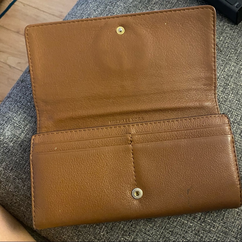 Michael Kors Wallet - Picture 4 of 7